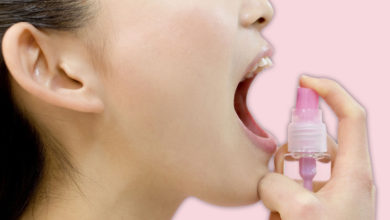 كيف اتخلص من رائحة الفم الكريهة : 5 وصفات طبيعية لنفس منعش
