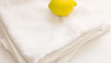 كيفية غسيل الملابس البيضاء والتخلص من البقع بالليمون في 15 دقيقة