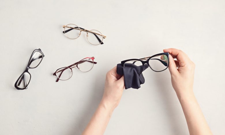 كيف تنظيف عدسات النظارة بطريقة فعالة وسريعة2021؟