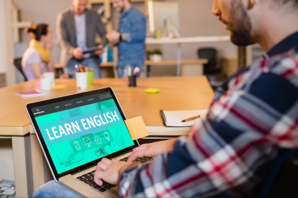طرق تعلم اللغة الانجليزية عبر الإنترنت