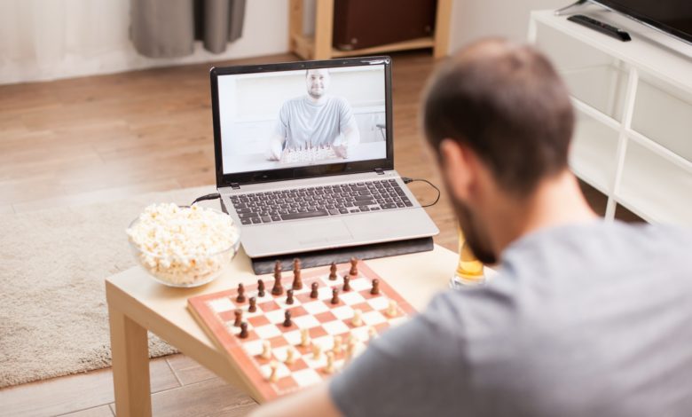 كيفية تعلم لعبة الشطرنج؟ أفضل 7 قنوات تساعدك في تعلمها بمهارة