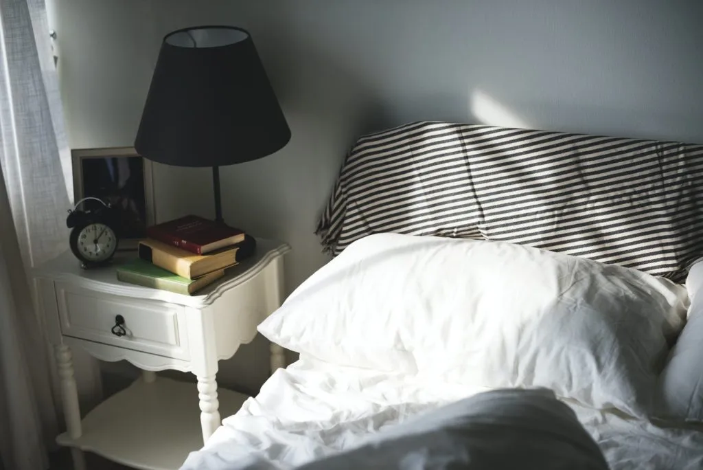 ديكور بسيط في غرف نوم صغيرة للعرسات