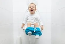 كيفية تعليم الاطفال دخول الحمام في 5 خطوات للتخلص من الحفاضة؟
