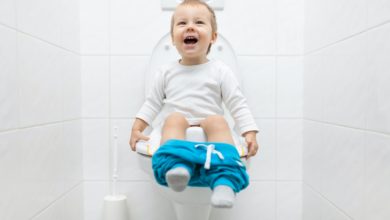 كيفية تعليم الاطفال دخول الحمام في 5 خطوات للتخلص من الحفاضة؟