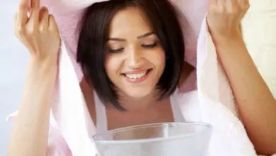 كيفية تنظيف الوجه بالبخار في المنزل؟ وأهم 7 فوائد