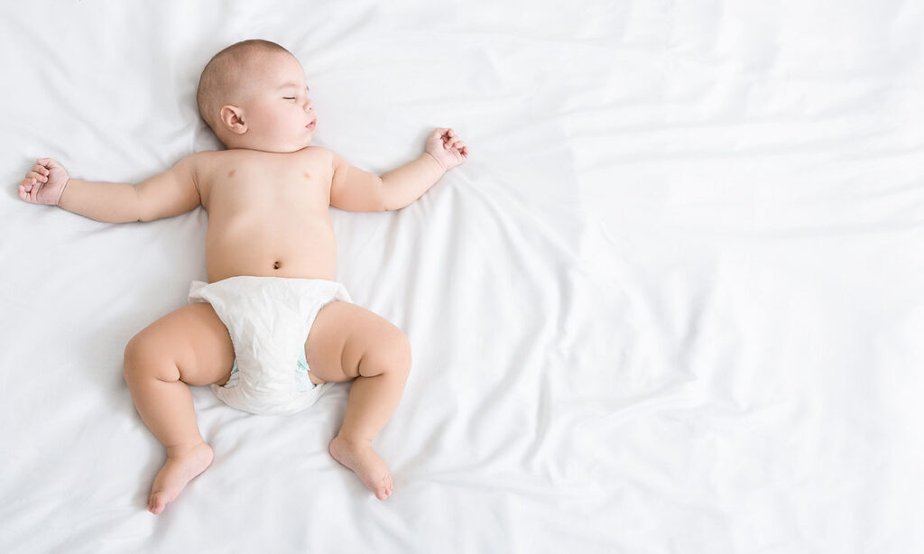 كيف أساعد طفلي على النوم دون قلق؟